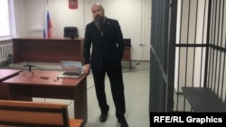 Shmonin in the courtroom in Surgut, where a verdict in his trial is expected next week. (file photo)