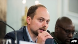 Russian opposition activist Vladmir Kara-Murza (file photo)