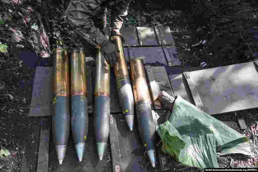 A Ukrainian soldier prepares 105-millimeter shells.&nbsp; If Pokrovsk, which once had a population of some 60,000, falls, Ukraine may have to retreat to Chasiv Yar, moving the front line closer to Kramatorsk. &nbsp;