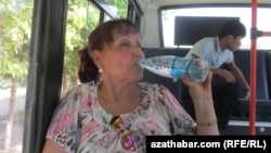 The price of bottled water has risen in some Turkmen cities amid the latest water shortages.