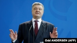 Ukrainian President Petro Poroshenko (file photo)