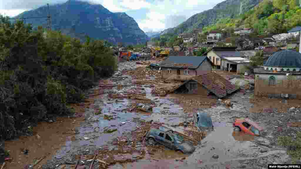 A drone shot shows the village of Donja Jablanica devastated by flash flooding and landslides in Jablanica, Bosnia-Herzegovina, on October 7. &nbsp;