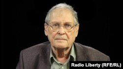 Former Soviet dissident and veteran Russian human rights activist Sergei Kovalyov says the Cold War did not end with the fall of the Berlin Wall.